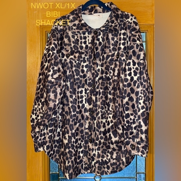 BiBi Tops - NWOT BIBI XL LEOPARD SHACKET